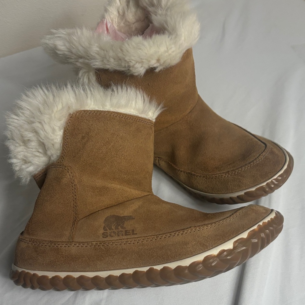Sorel Tan Suede Boots size 7 women’s with Cream Fur